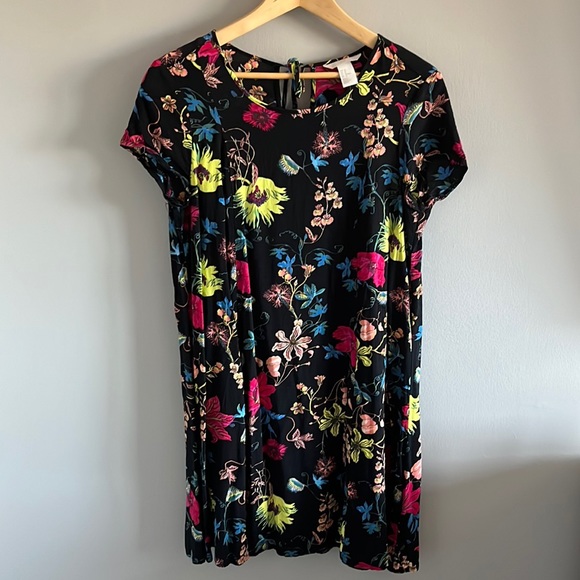 H&M Spring Floral Dress with neon flowers💐 - Picture 1 of 3